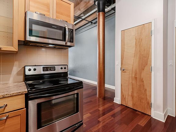 4th image of 150 E Main St APT 207