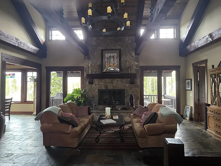 692 Leland Creek Cir — Photo 3