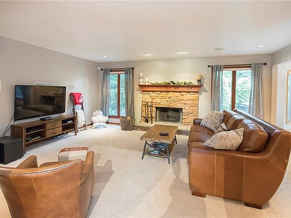 3rd image of 30189 Adams Ln