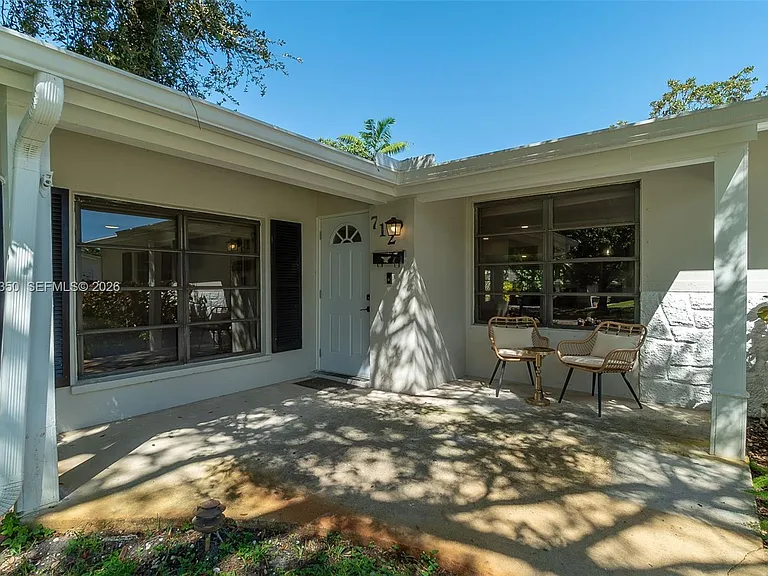 712 Tradewind Dr — Photo 3