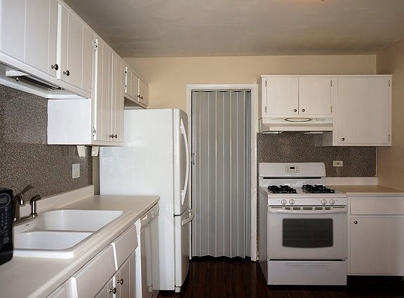 5th image of 378 Sandalwood Ln APT B2