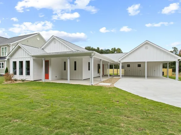 65 Taunya Ln, Travelers Rest, SC 29690