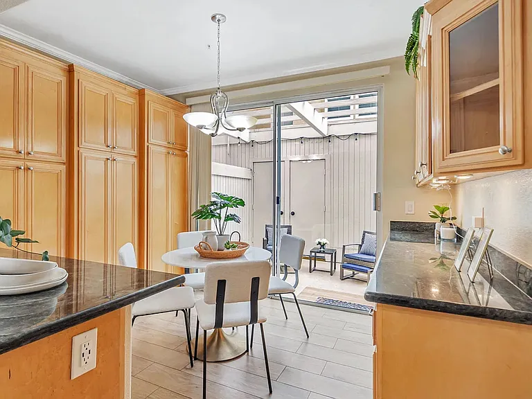 415 Camille Cir #14 — Photo 10