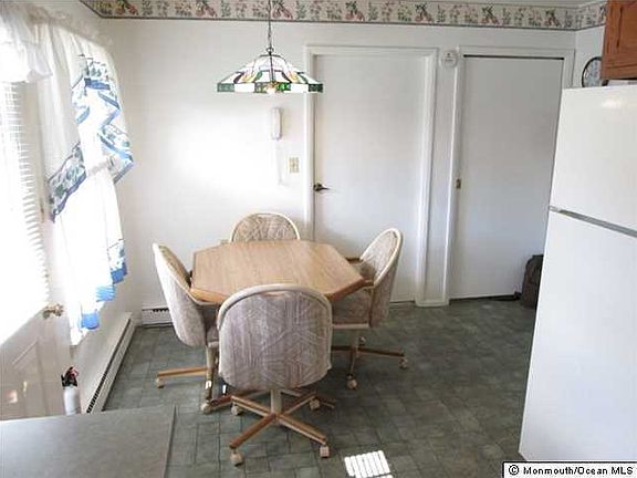 4th image of 372 Portsmouth Drive #A