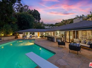 1011 N Hillcrest Rd, Beverly Hills, CA 90210