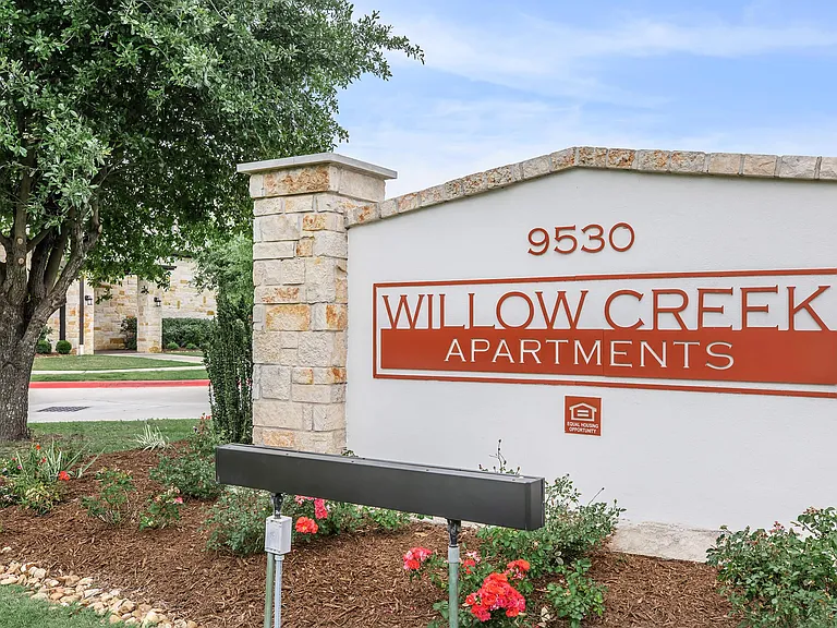 Willow Creek Apartments — Photo 12