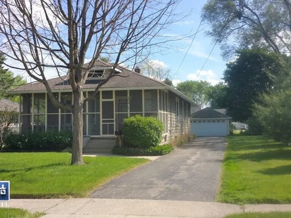 3615 Main St, McHenry, IL 60050