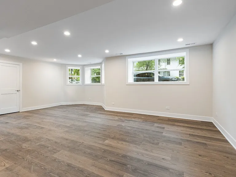 3227 W Belden Ave #G — Photo 8