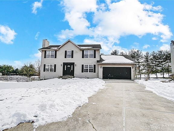 2nd image of 185 Westbourne Ct