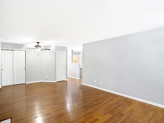 5th image of 4934 Pembridge Dr
