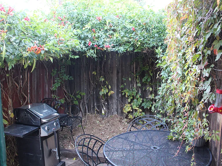 319 E Willamette Ave — Photo 17