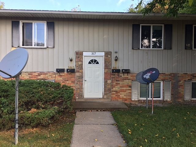 2nd image of 301 E Hemphill Rd