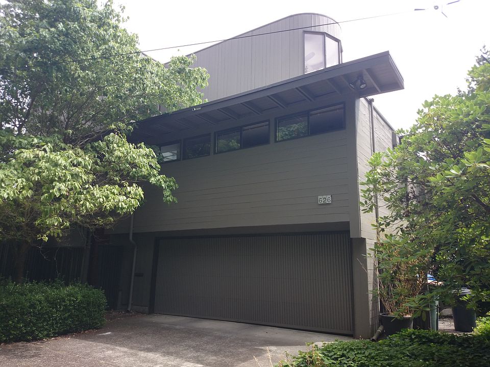 2nd image of 626 Randolph Pl