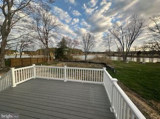 122A N Lake Dr, Stevensville, MD