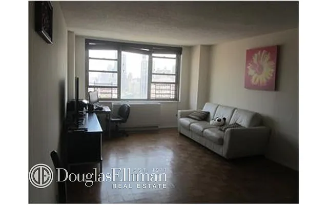 Rented by Douglas Elliman | media 24
