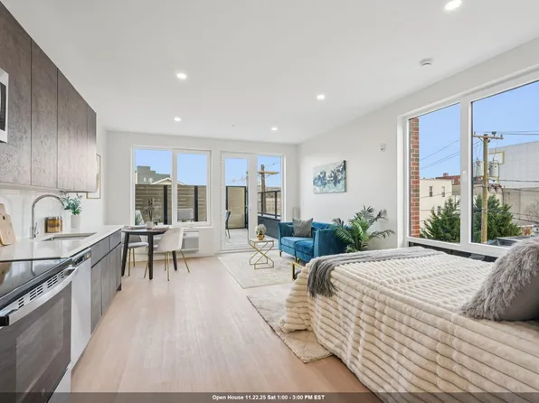 1 Mallory Avenue image 1 of 11