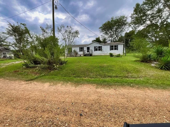 115 County Road 1116, Maud, TX 75567