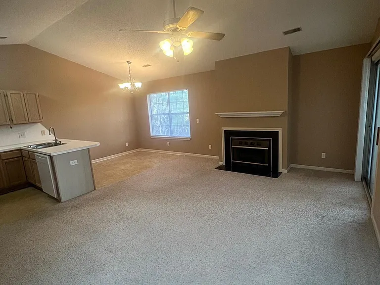 2942 Mulberry Ln #E — Photo 2