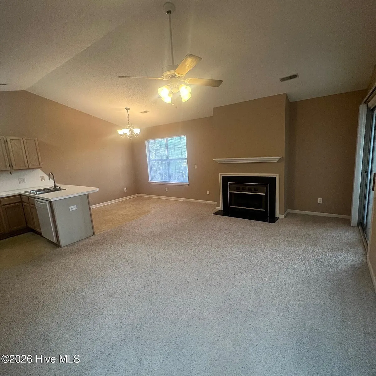 Building Photo - 2942 Mulberry Ln #E