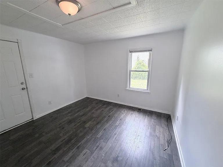 1130 Birchwood Dr — Photo 8
