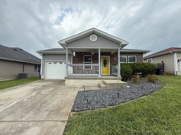 817 Twin Oaks Drive, Henryville, IN 47126