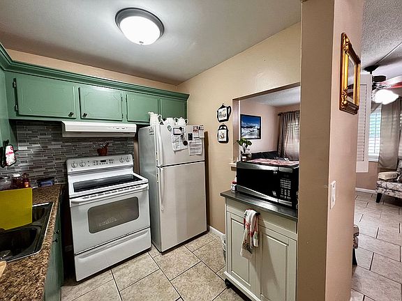 5th image of 102 Cambridge E