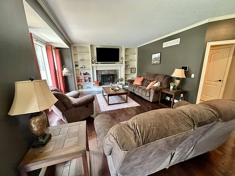 7005 Round Prairie St — Photo 13