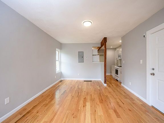 4th image of 132 Ellington St #1