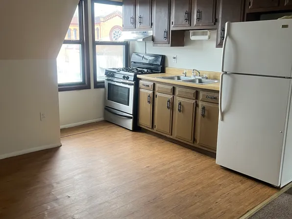 101 E 10th Ave APT 3, Homestead, PA 15120