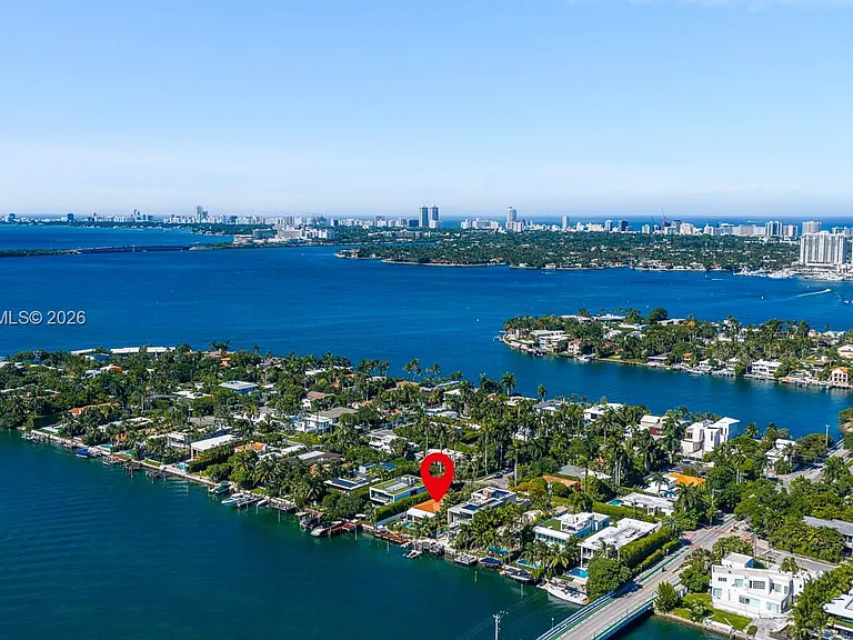 460 W Dilido Dr — Photo 47