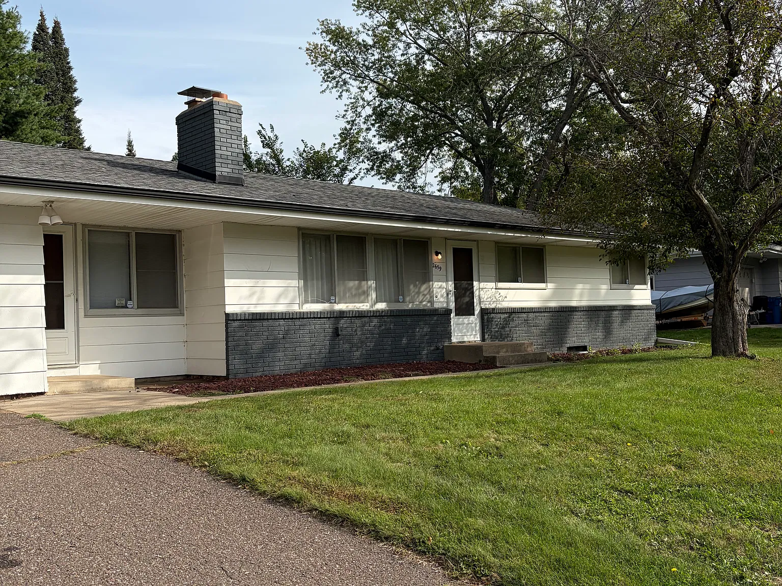 3 bed, 1.5 bath, 1022 sqft, $3,000 — Photo 1