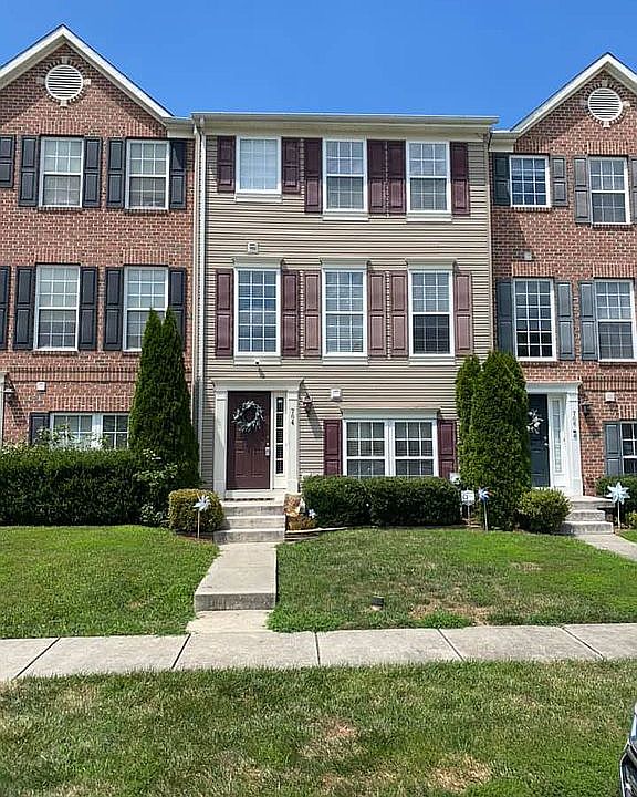 1st image of 704 Wineberry Way