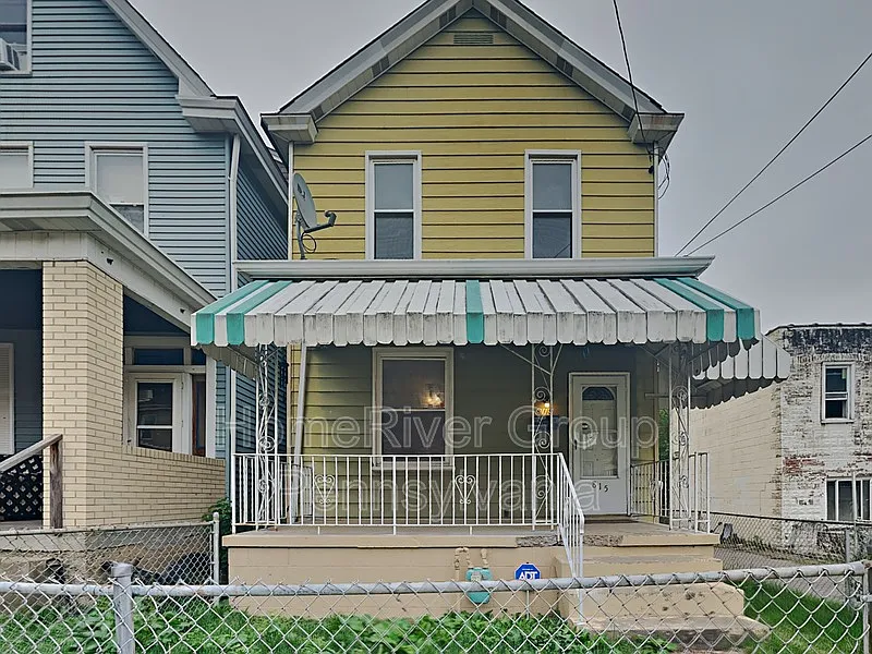 815 8th St photo 1