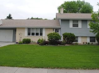 710 Park Dr S, Fargo, ND 58103