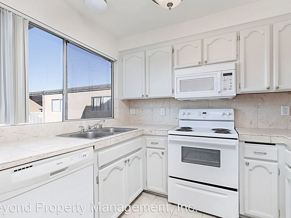1st image of 390 E Madison Ave APT G