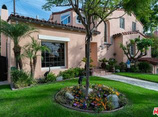 909 Rosemount Rd, Glendale, CA 91207