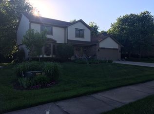 2065 Huntingdon Dr, Wixom, MI 48393