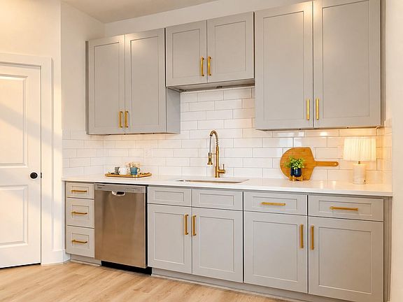 5th image of 3263 Sauce Pan Way #B