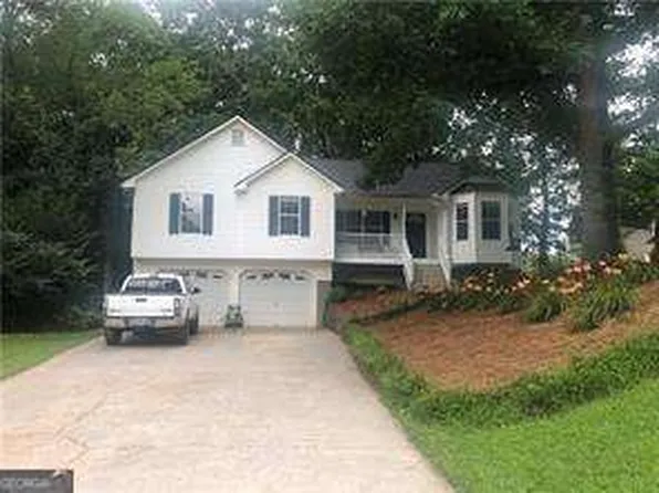 224 Hawkins Farm Cir, Ball Ground, GA 30107