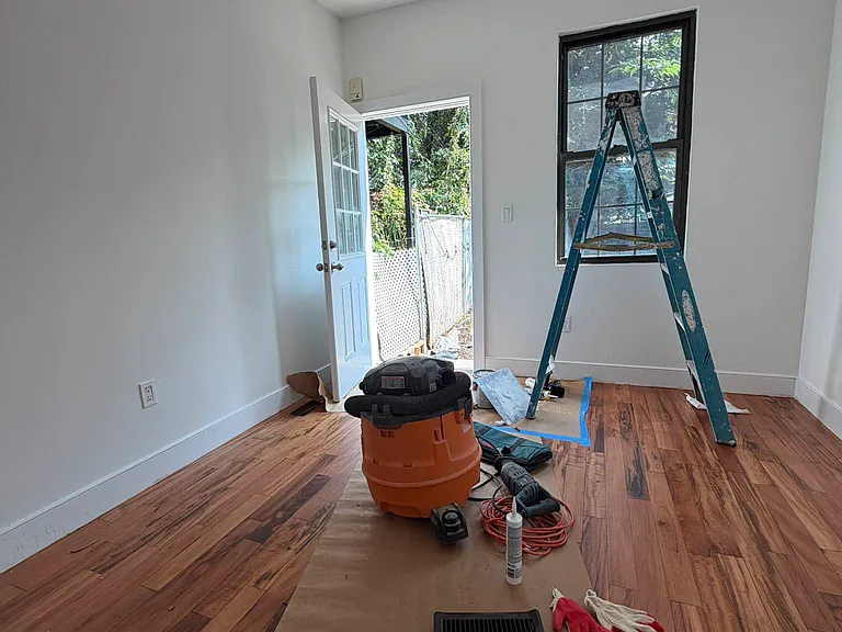 910 Lafayette Ave #1 — Photo 8