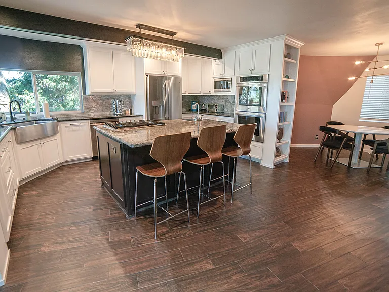 Kitchen and Dining table that seats 4