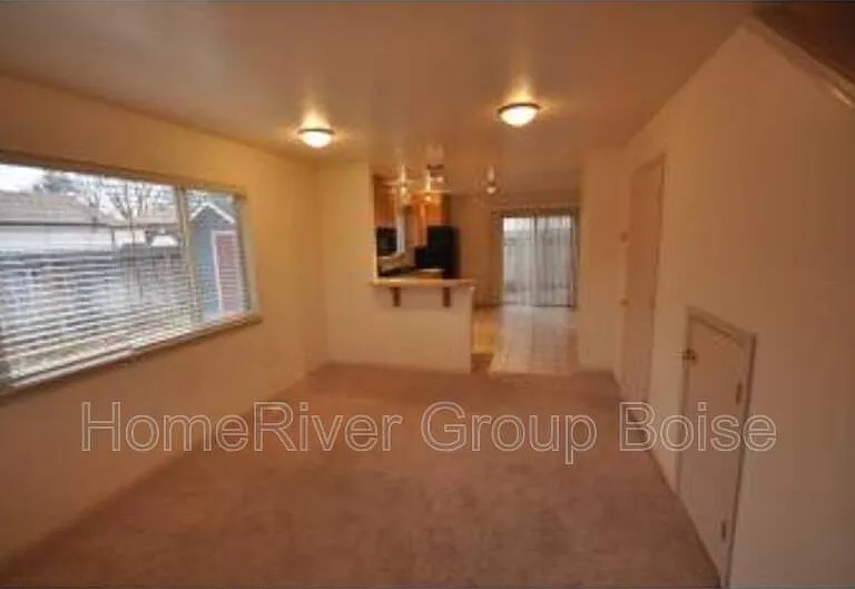 2296 W Kootenai St #101 — Photo 2