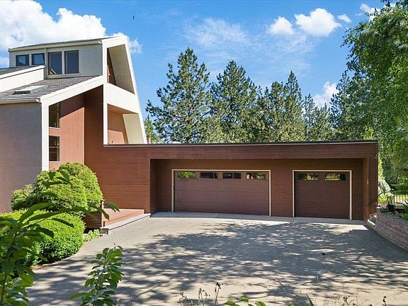 4th image of 121 N Greenridge Dr