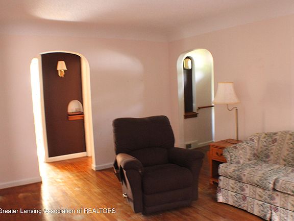 4th image of 3312 Osler Ave