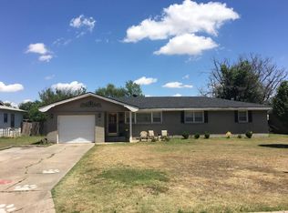 1314 Dallas St, Plainview, TX 79072
