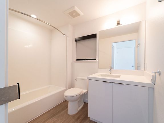 4th image of 2640 Shattuck Ave #601