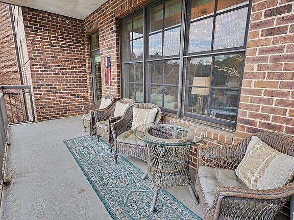 2nd image of 1040 Broadway Park Unit 223