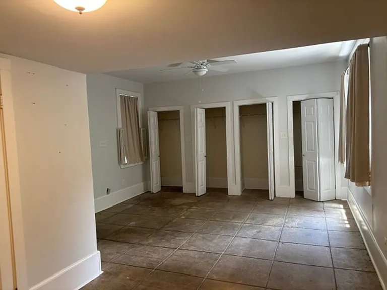 118 E Harris St — Photo 11