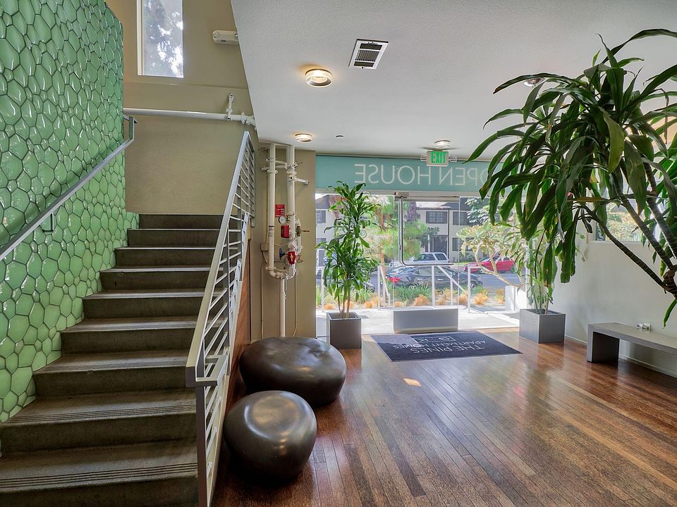 1st image of 7045 Lanewood Ave APT 301