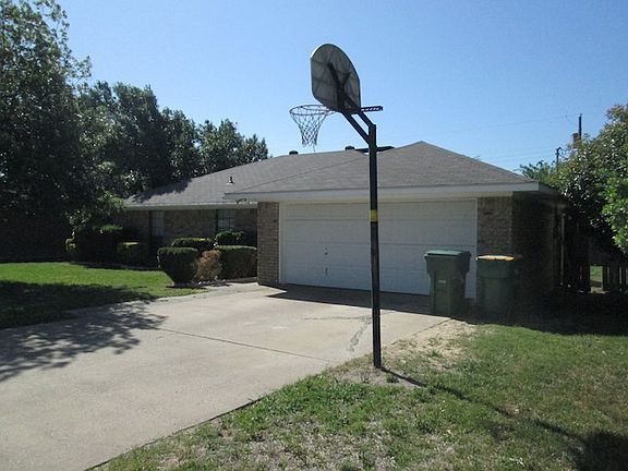 2nd image of 118 Sidney Dr
